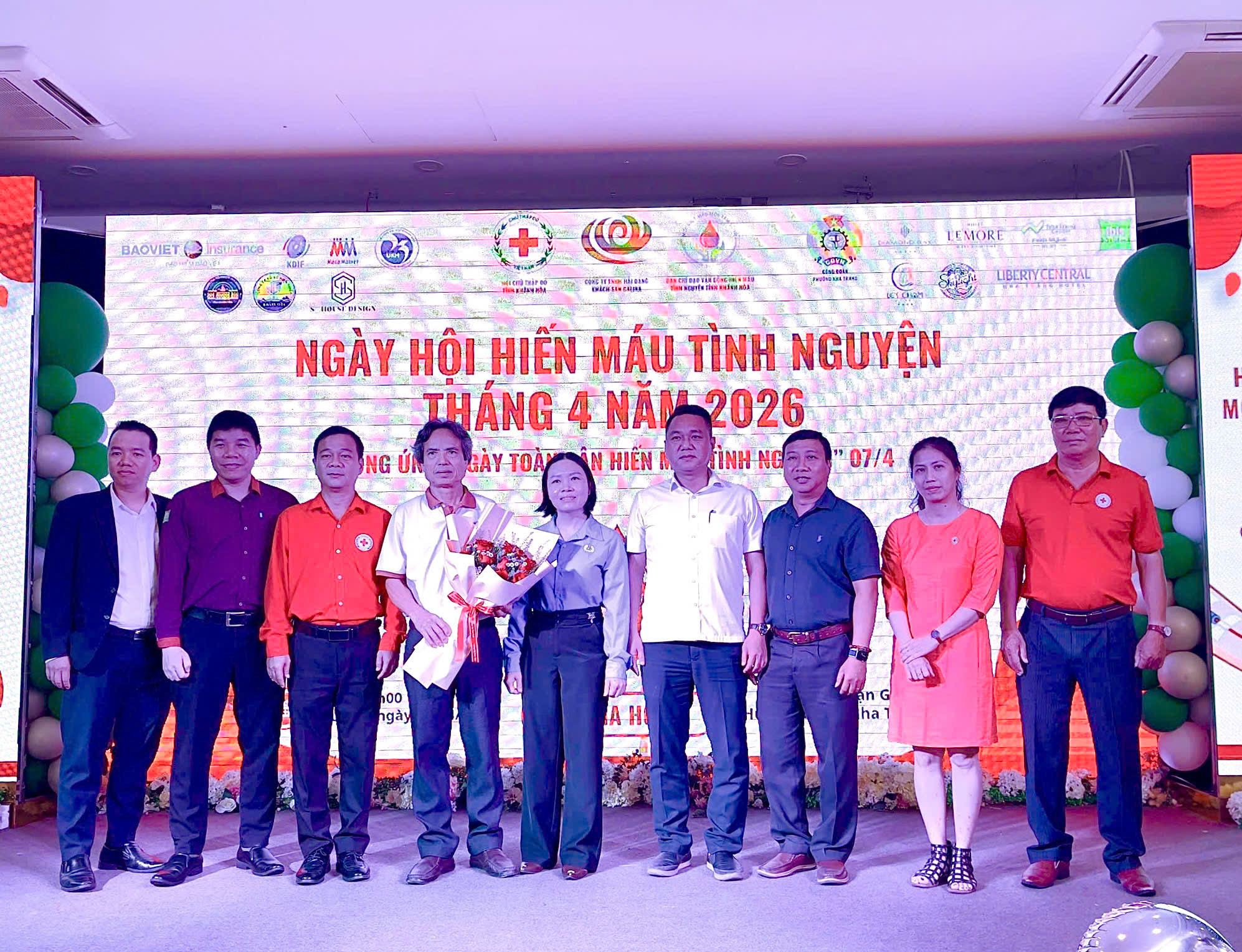 Ngành khách sạn Nha Trang: Sẻ chia giọt máu hồng nhân ái